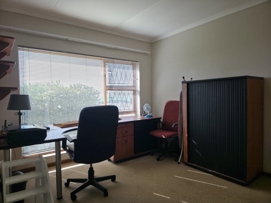 4 Bedroom Property for Sale in Noorsekloof Eastern Cape